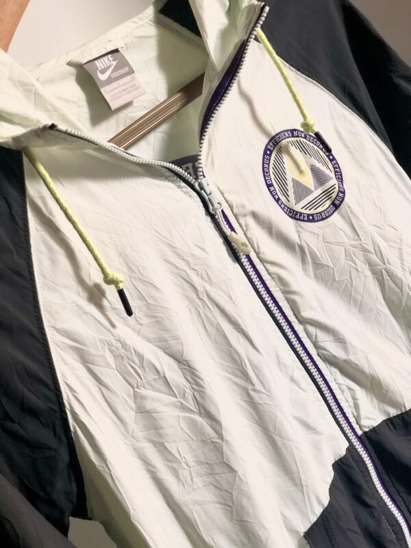 NIKE - Rompeviento c/capucha - Imagen 2