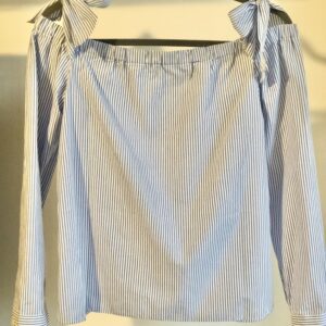 H&M- Camisa c/cuello bote